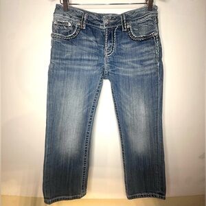 Miss Me Jeans Womens Size 29 Signature Cuffed Capri
Low Rise Rhinestones